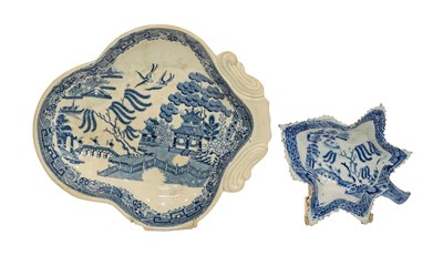 Lot 166 - xxTwo 18th century blue and white leaf-shaped...