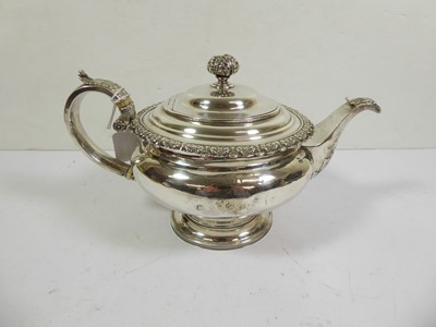 Lot 2094 - A Three-Piece George IV Scottish Silver Tea-Service
