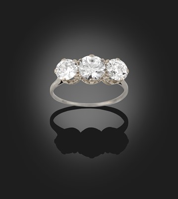 Lot 2086 - A Diamond Three Stone Ring