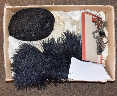 Lot 1039 - Assorted lace trims and fragments, net, Indian...