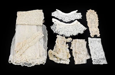 Lot 2135 - Assorted 19th/20th Century Lace, comprising an...