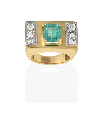 Lot 2370 - An Emerald and Diamond Ring