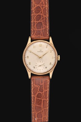 Lot 2256 - Omega: A 9 Carat Gold Wristwatch