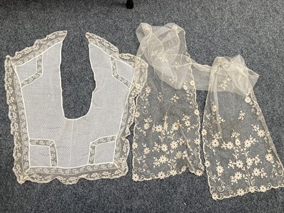 Lot 2007 - Assorted Early 20th Century Costume and...