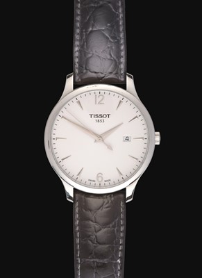 Lot 2248 - Tissot: A Stainless Steel Calendar Centre Seconds Wristwatch