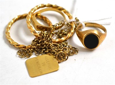 Lot 47 - Two 9ct gold signet rings, a pair of twist hoop earrings and a pendant on chain