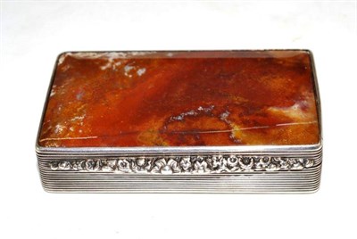 Lot 69 - Georgian silver snuff box with agate mount