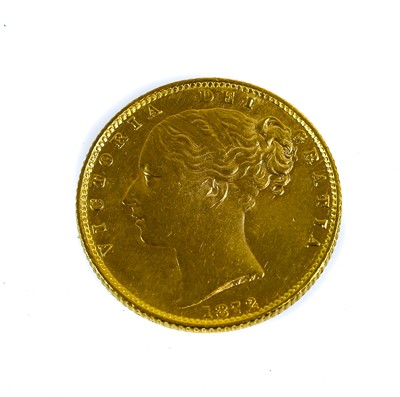 Lot 226 - ♦Victoria, Sovereign 1872, obv. young head,...