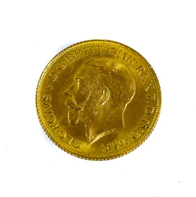 Lot 263 - ♦George V, 2 x Sovereigns 1913 minor hairlines...