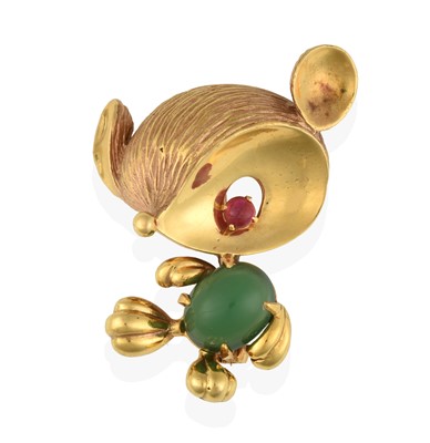 Lot 2375 - An 18 Carat Gold Chalcedony and Synthetic Ruby Mouse Brooch