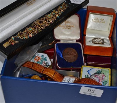 Lot 95 - Quantity of costume jewellery, including: A T-bar, spare links, a padlock, amber-type beads, an...