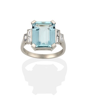 Lot 2006 - An Art Deco Style Aquamarine and Diamond Ring