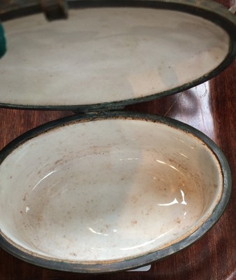 Lot 65 - A tray of assorted ceramics, including: a...