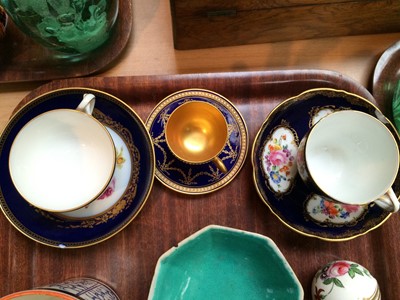 Lot 65 - A tray of assorted ceramics, including: a...