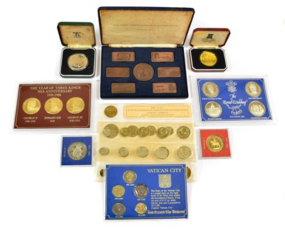 Lot 2272 - Miscellaneous Lot comprising: Isle of Man...