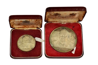 Lot 2258 - 2 x Silver Medals 1965 Commemorating Sir...