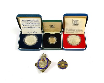 Lot 2119 - Elizabeth II, 3 x Silver Proofs comprising: £1...