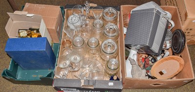 Lot 333 - A large quantity of assorted glassware and...