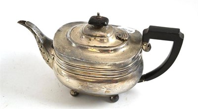 Lot 124 - A silver teapot