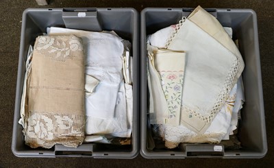 Lot 369 - Assorted white linen, embroidered linen, table...