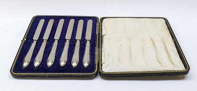 Lot 108 - A collection of silver, comprising: a...