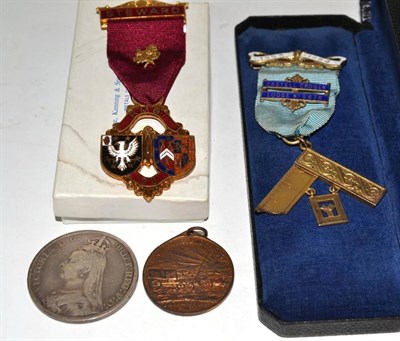 Lot 192 - Masonic gilt medal and another, an Empire Exhibition medal and an 1889 coin