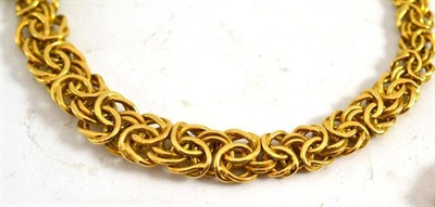 Lot 200 - An 18ct gold necklace