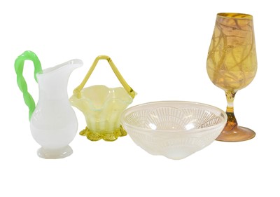 Lot 305 - A René Lalique Coquille small opaline glass...