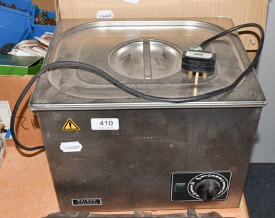 Lot 410 - A clock makers Walker ultrasonic cleaning tank