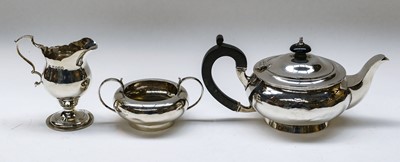 Lot 119 - A George V Silver Teapot and Sugar-Bowl, the...