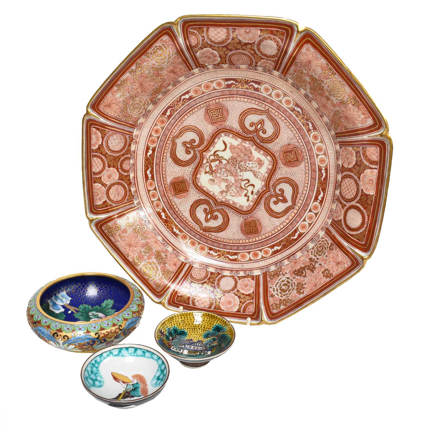 Lot 351 - A Japanese Kutani octagonal dish, painted in...