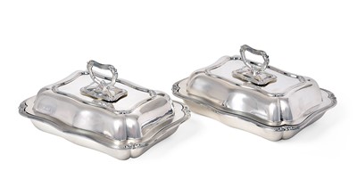 Lot 2121 - A Pair of George V Silver Entrée-Dishes, Covers and Handles