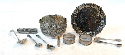 Lot 138 - Silver napkin rings, silver and plated wares,...