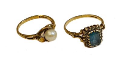 Lot 131 - A 9 carat gold cultured pearl ring, finger...