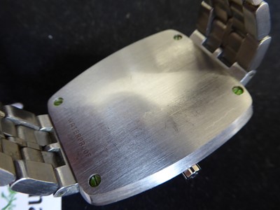 Lot 2240 - Omega: A Stainless Steel Electronic Calendar Centre Seconds Wristwatch