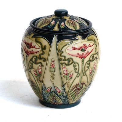 Lot 72 - A modern Moorcroft jar and cover, Avensis by...