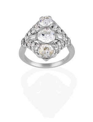 Lot 2336 - An Art Deco Diamond Ring