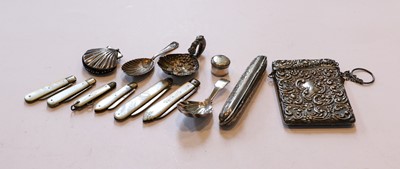 Lot 114 - A collection of assorted silver, objects of...
