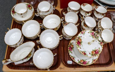 Lot 57 - A compehensive Royal Albert Old Country Roses...
