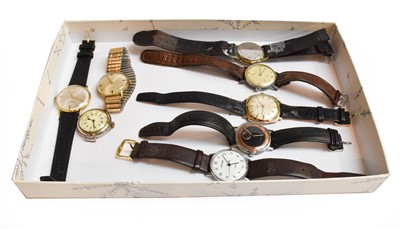 Lot 112 - A selection of gents wristwatches, including,...