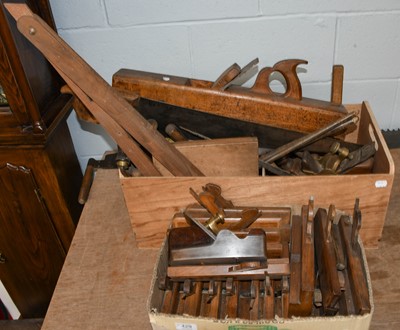 Lot 429 - Quantity of joiners tools, including a steel...