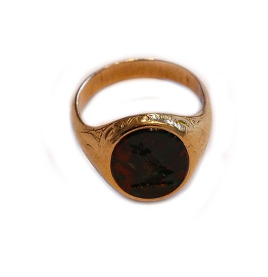 Lot 165 - A bloodstone intaglio signet ring, unmarked,...