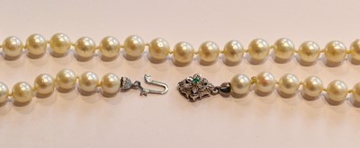 Lot 295 - A single row cultured pearl necklace, length...