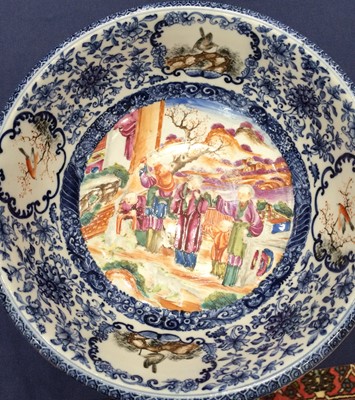 Lot 3 - A Chinese Porcelain Basin, Qianlong, painted...