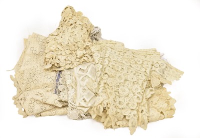 Lot 2122 - Assorted Mainly 19th Century Lace, comprising...