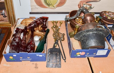 Lot 426 - A quantity of ceramics, glass and metalware,...