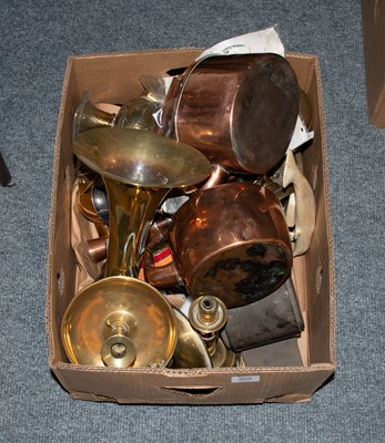 Lot 369 - A collection of assorted brass and copperwares,...