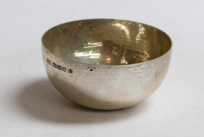 Lot 78 - An Elizabeth II Silver Bowl, by Robert Welch,...