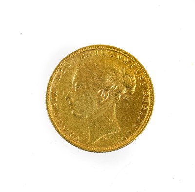 Lot 229 - Victoria, Sovereign 1876M, Melbourne Mint, obv....