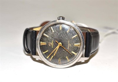 Lot 65 - A stainless steel centre seconds wristwatch, signed Omega, Seamaster